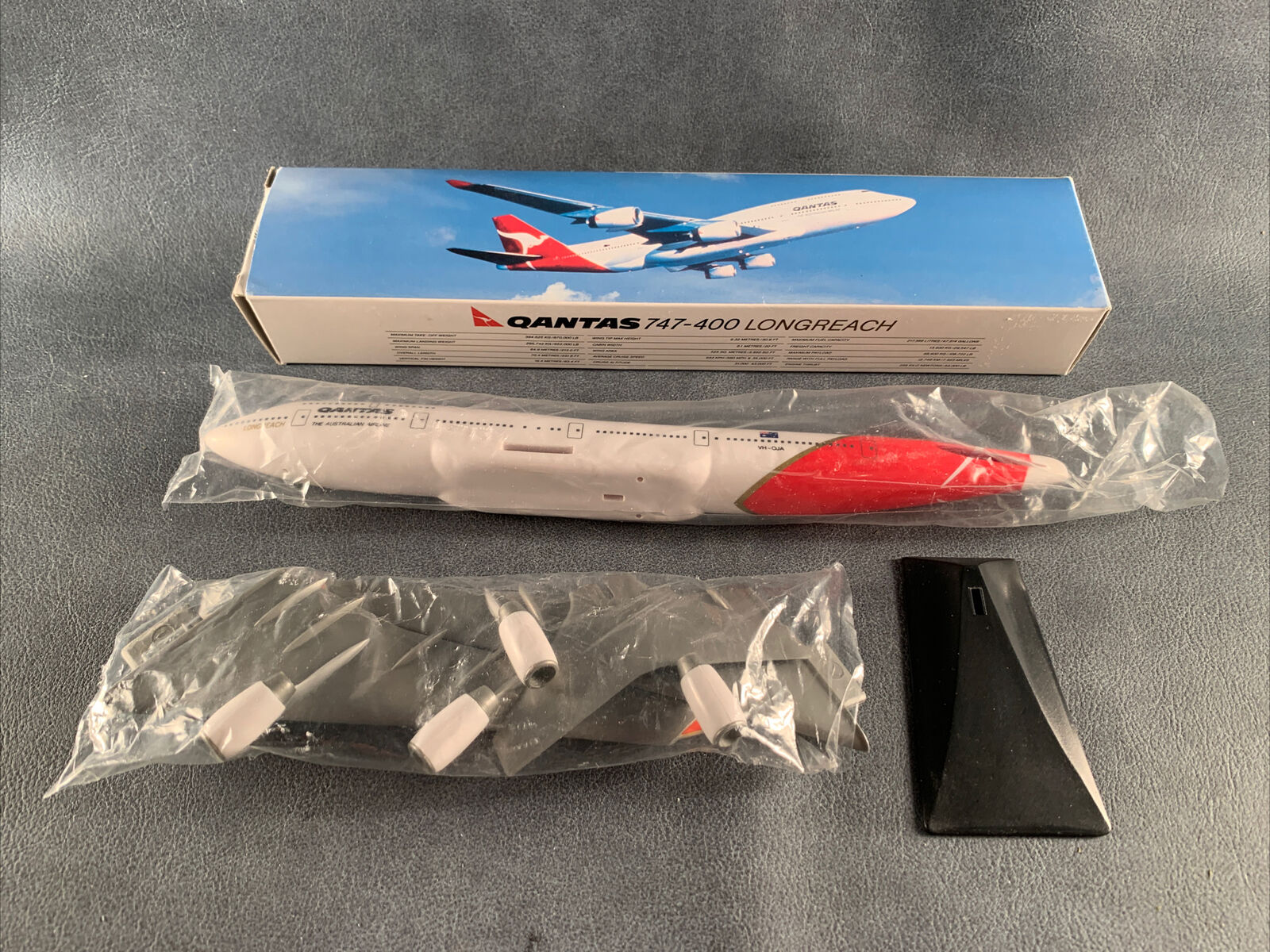Qantas Airlines 747-400 Longreach Model Airplane Kit In Box 1:200 Scale
