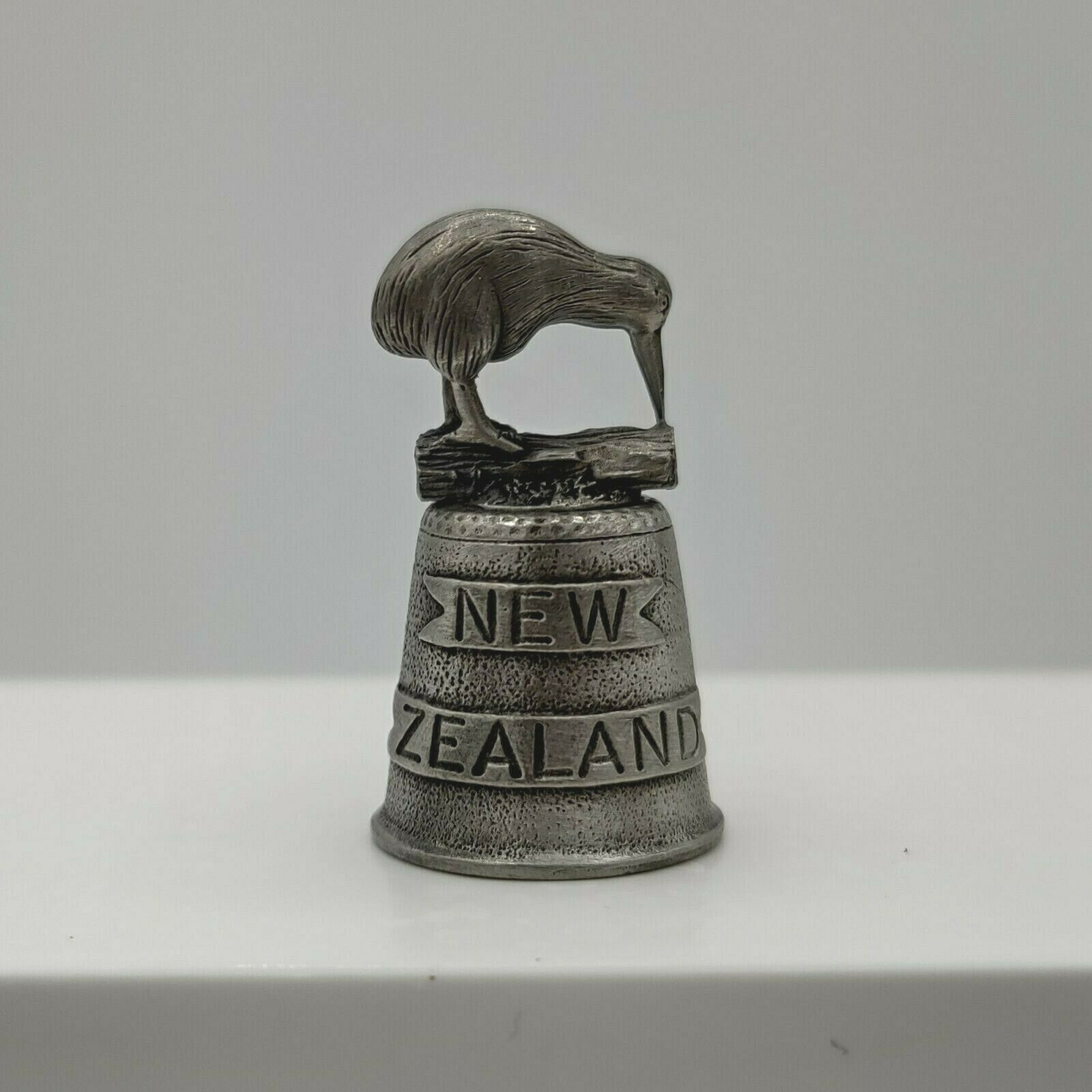 New Zealand Kiwi Bird Pewter Figural Thimble Collectable Souvenir