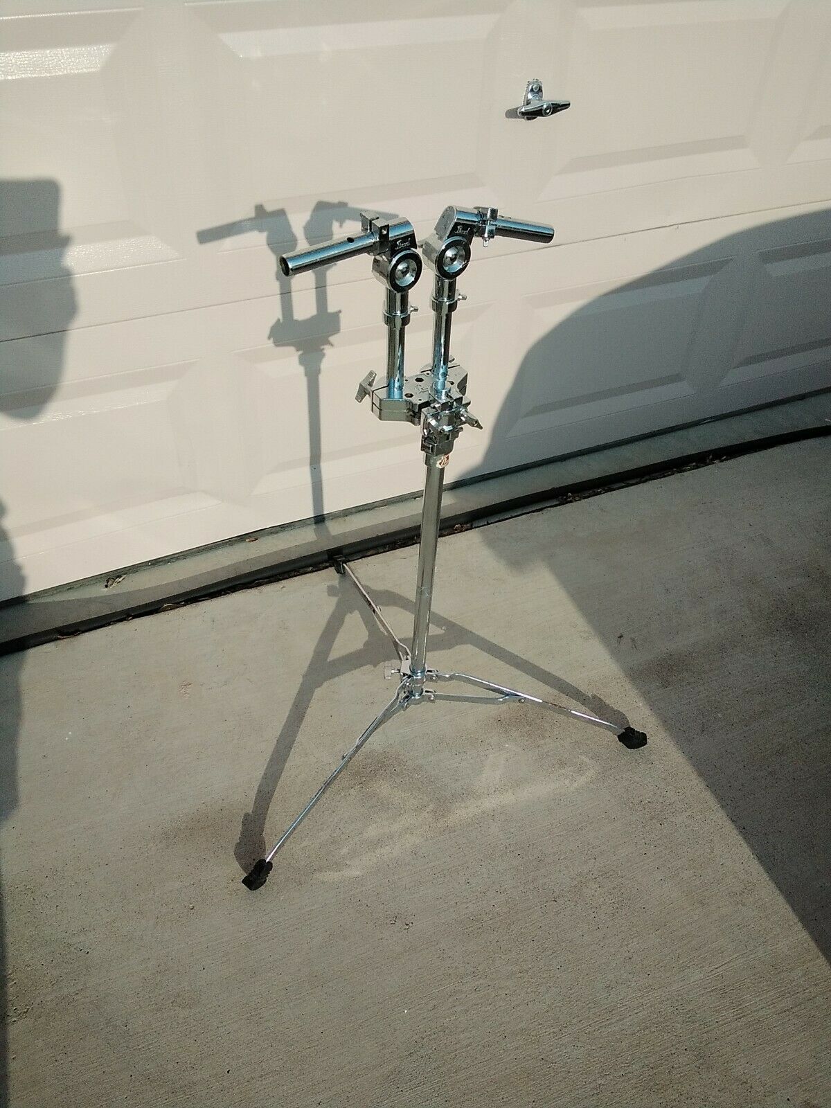 Pearl Double Drum Stand Used. A Heavy,well-known Great Designed Drum Stand.