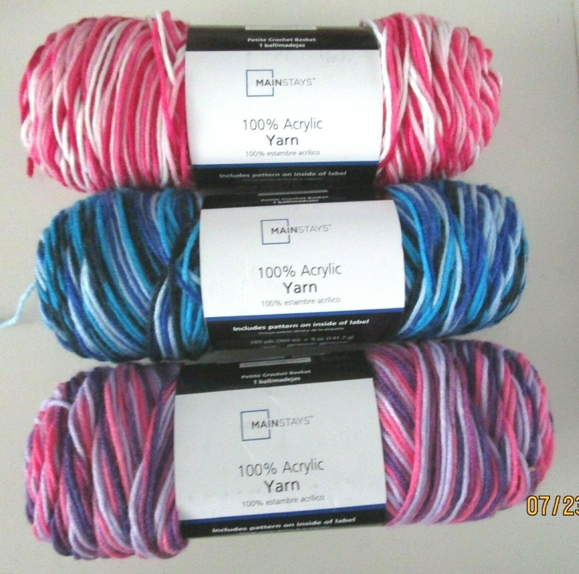 Yarn..mainstays..3 Colors To Choose From..variegated